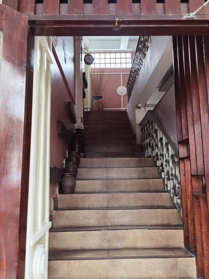 Reddoorz Near Colgante Bridge Naga City Екстер'єр фото
