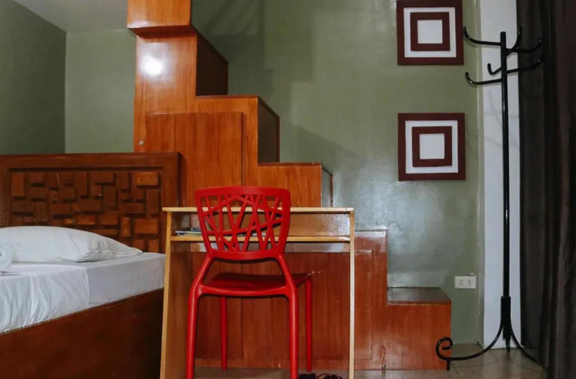 Reddoorz Near Colgante Bridge Naga City Екстер'єр фото
