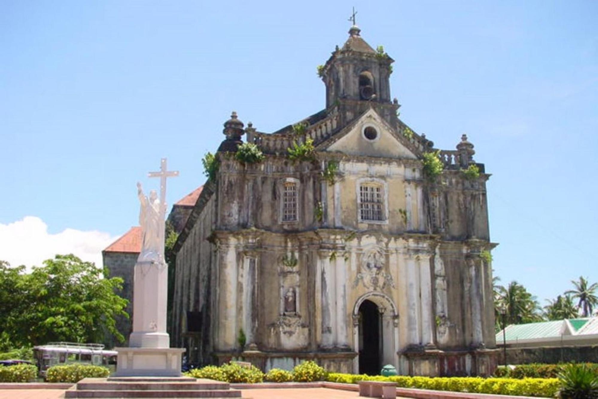 Reddoorz Near Colgante Bridge Naga City Екстер'єр фото