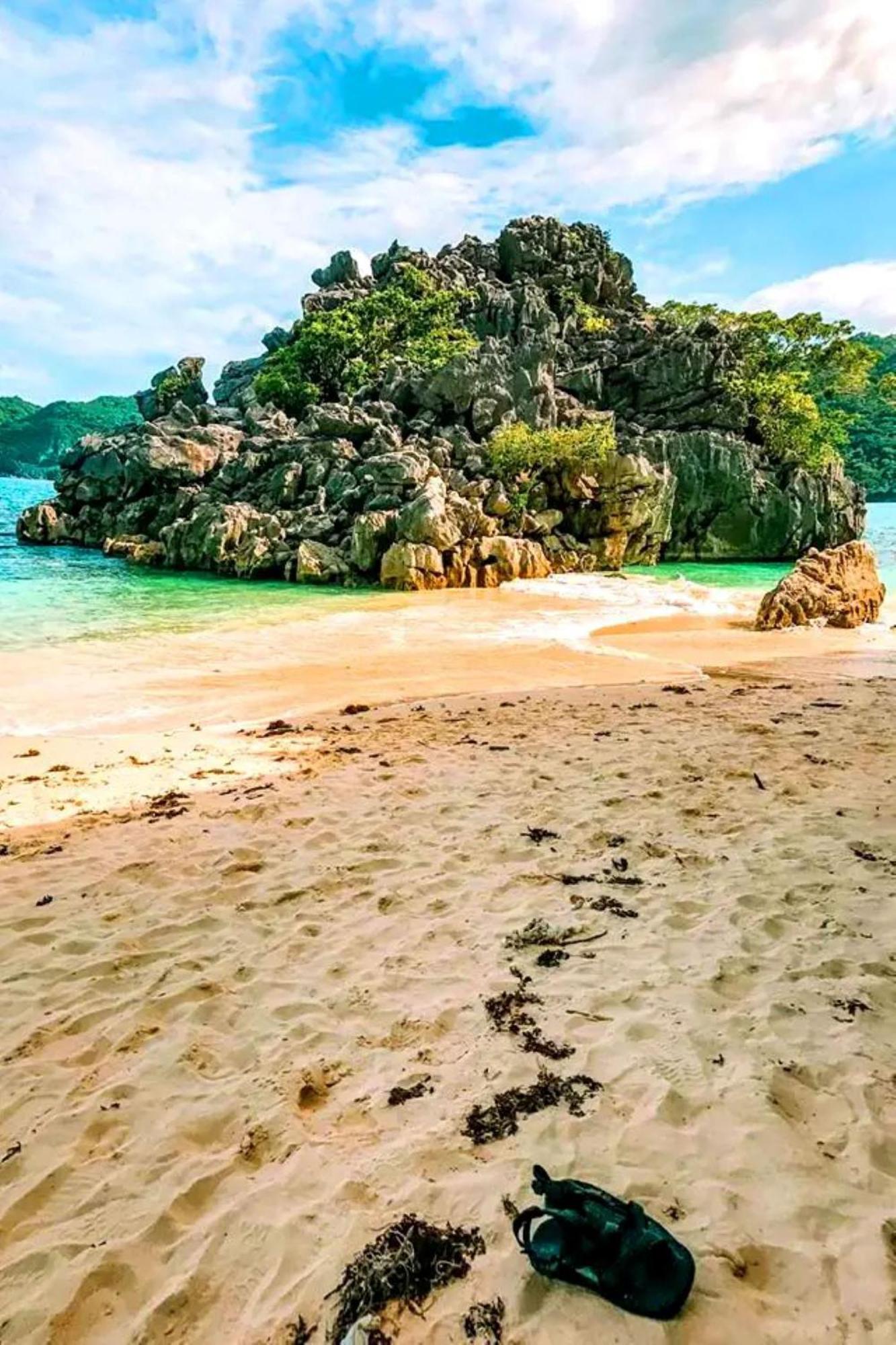 Reddoorz Near Colgante Bridge Naga City Екстер'єр фото