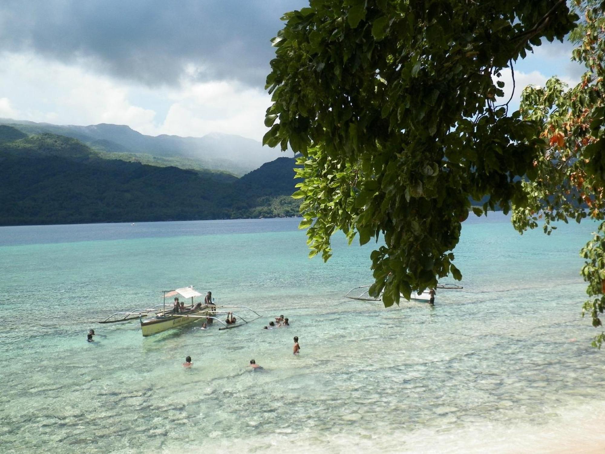 Reddoorz Near Colgante Bridge Naga City Екстер'єр фото